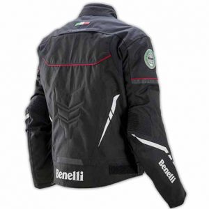 پشت کاپشن بنلی